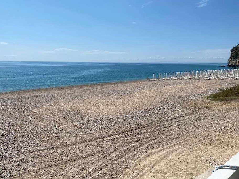 Appartamenti Sul Mare Da Antonino Mattinata Exteriör bild